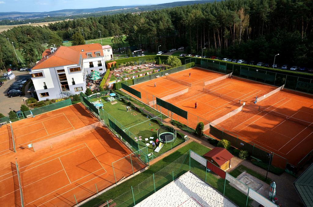 Hotel Sport Zruč Exterior foto